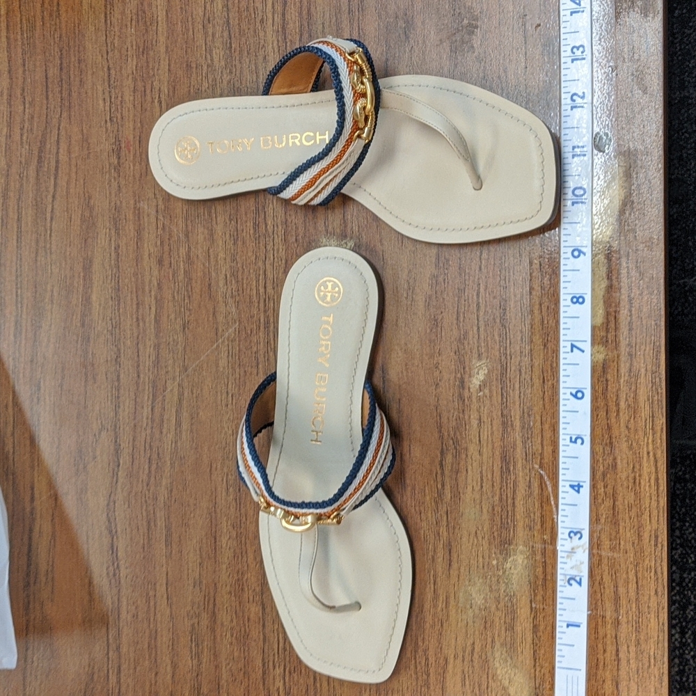 Used excellent condition Tory Burch flip flop size 7